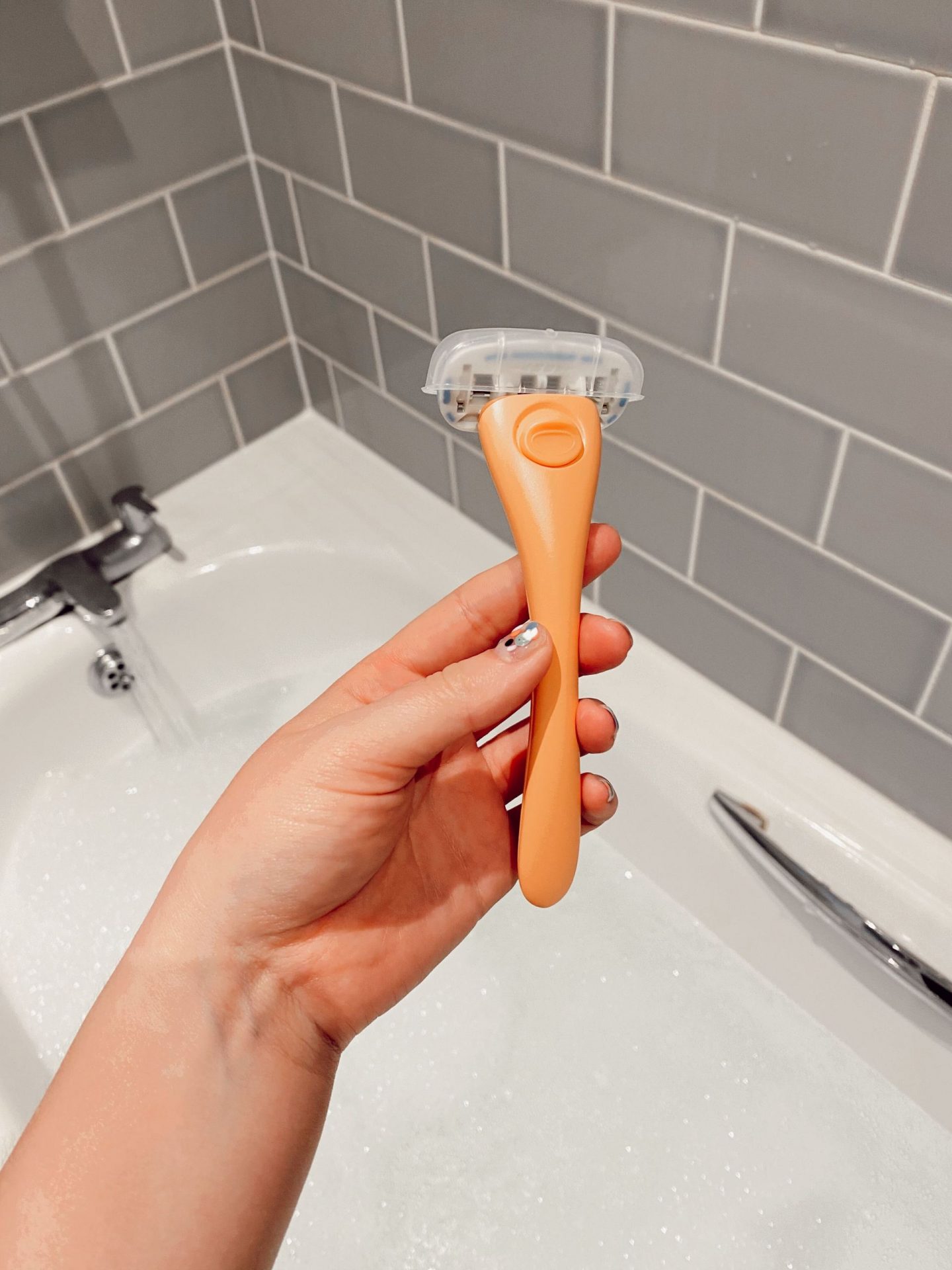Estrid Peach Womens Razor